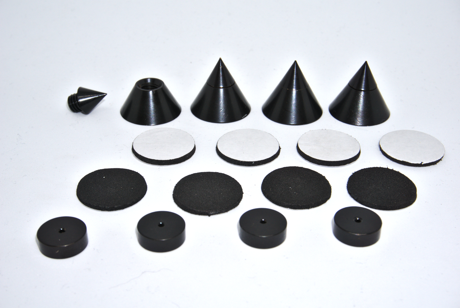 Dynavox Sub-Watt-Absorber 4er Set Schwarz